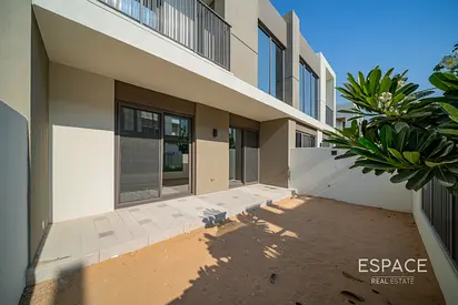 Back to Back - Close to Pool - Internal