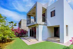 VACANT | CLOSE TO AMENITIES AND SWIMMING POOL