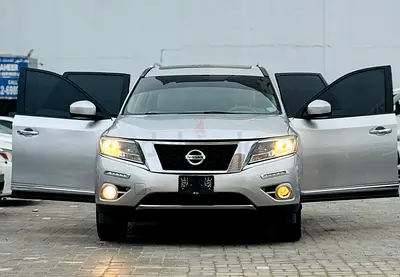 🚘 Nissan Pathfinder 2014 SV- Panorama ( double sunroof)
