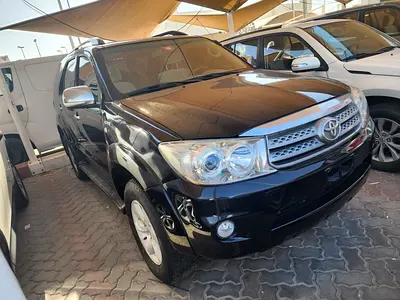 Toyota Fortuner SR5 2009 - GCC Specs