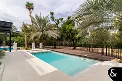 6,250 Sq Ft BUA l 5 Bedroom l Fully Renovated