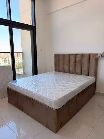 Modern Queen Size Bed with Mattress
