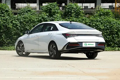 2025 Hyundai ELANTRA 照片 3