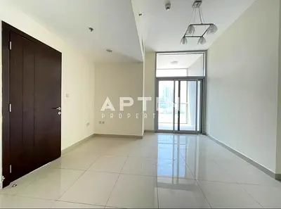 Contemporary 1 BHK | 2 Bathrooms | Balcony | Closed Kitchen | Gym & Pool | Al Zarooni Building, DLRC