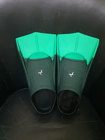 Pair of swim fins (closed-heel) - never used, good condition Brand swimfit Medium Size