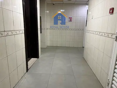 Al Ghuair مبنى تجاري 5 طوابق بمساحة 5000 قدم مربع