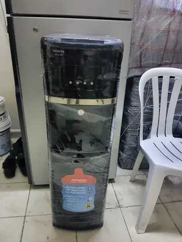 Bottom load water dispenser