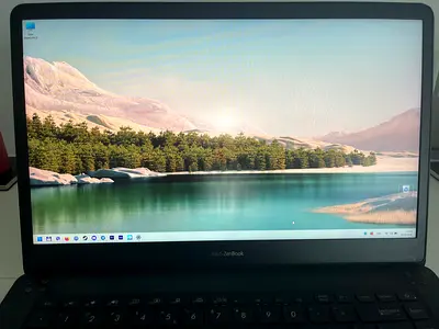 ASUS ZenBook Pro 15 in excellent condition. Fast Intel i7 processor, 16GB RAM and SSD. Perfect for w