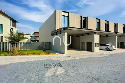Large Corner Plot | G+1 | Available Now | Single Row