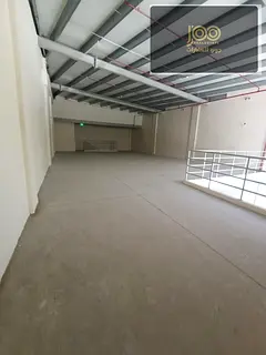 Spacious Warehouse with Scale &amp; High Functionality – Ideal for Business