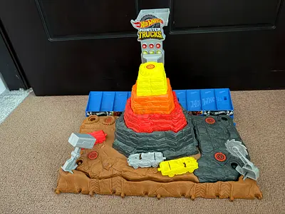 Hot Wheels Monster Trucks Playset