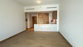 2BR Apartment | Marina &amp; Skyline Views | Balcony Access