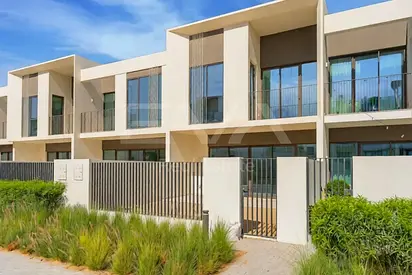 MIDDLE UNIT | MOTIVATED SELLER | VACANT