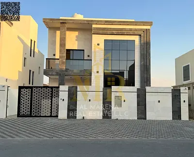 فيلا من المالك مباشر تشطيب شخصي ع  شارع رئيسي قريب جميع الخدمات تملك حر لجميع الجنسيات وبدون دفعة مقدمة في أرقي مناطق عجمان..