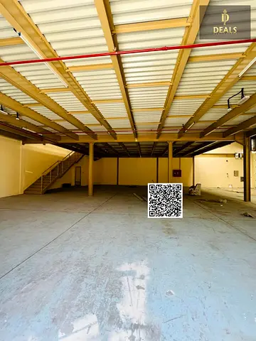 مستودع جديد للإيجار في الجرف 1 | مساحة 3000 قدم² مع ميزانين | كهرباء 30 كيلو وات