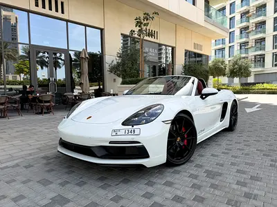 GCC Porsche 718 GTS 4.0 V6 || Under Porsche Warranty Full Service History || No Paint No Acciden