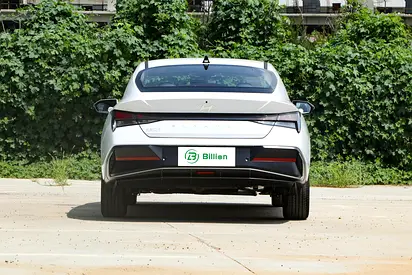 2025 Hyundai ELANTRA 照片 4