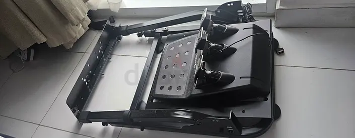 Full Racing Set includes wheel pedals, shifter and Stand in a perfect condition