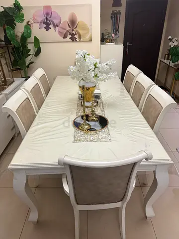 Elegant 8-Seater Dining Set