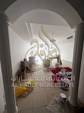 للإيجار السنوي في الشارقة – منطقة التعاون  ✅ شقة 3 غرف وصالة