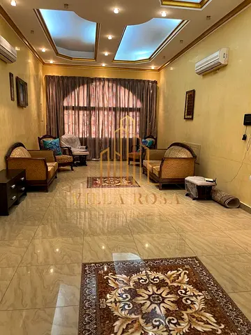 فيلا للبيع في الشارقة – القوز واسط   فرصة مميزة للسكن أو الاستثمار  فيلا نظيفة جداً وجاهزة للسكن مباشرة، بدون أي تكاليف صيانة