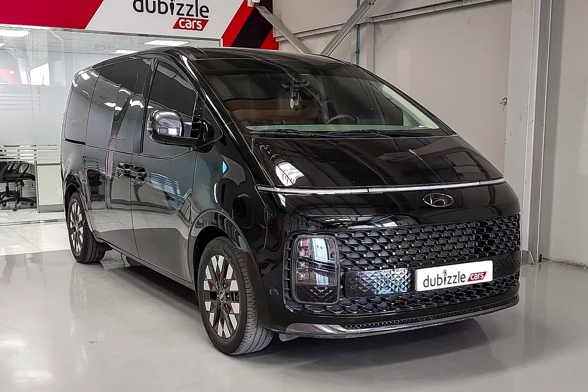 Hyundai Staria 2023 — photo 1 of 14