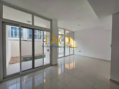 RENTED 3BR l MIDDLE UNIT l BACK TO BACK l