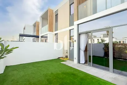 Single Row | Private | 3 Beds | Available Now