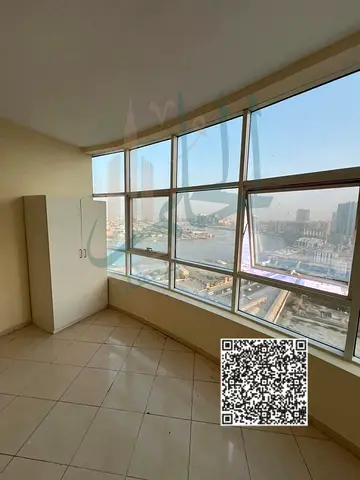 غرفة وصالة اطلاله مباشرة علي الخور للايجار السنوي جيم ومسبح وباركنج مجانا