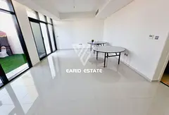 Excellent Condition | 3+ Maid| Huge Living Room