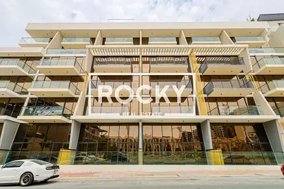 ELEGANT STUDIO WITH BALCONY IN LUXURIOUS BUILDING IN JVC