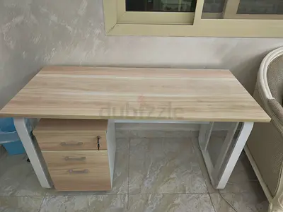 Work desk (Urgent sale)