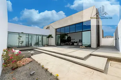 EXCLUSIVE | Luxurious Villa | Garden Area