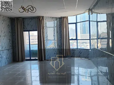 شقة 3 غرف وصالة مع خادمة للبيع في أبراج الخور عجمان | إطلالة بحر ومدينة | 2335 قدم | 575 ألف