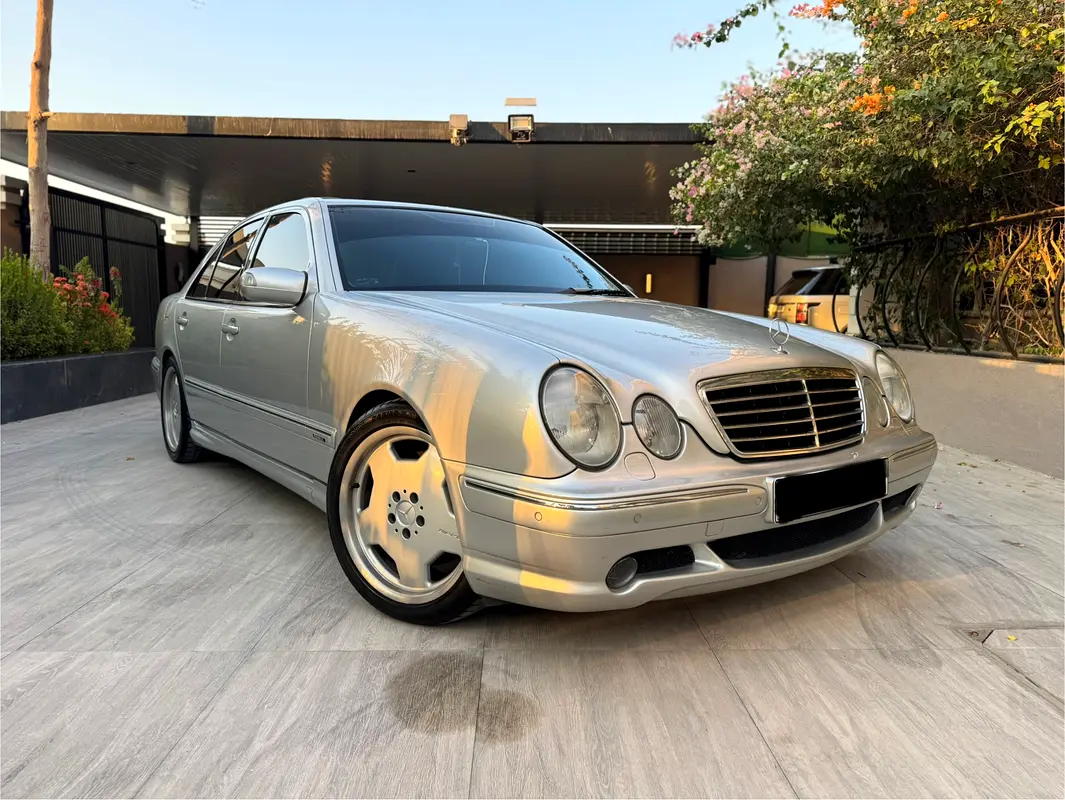 Mercedes-Benz E-Class 2000 — photo 1 of 13