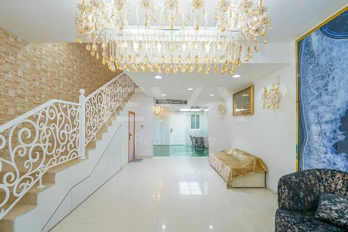 FULLY RENOVATED I PRIVATE GARDEN | TENANTED