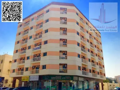 للايجار.غرفتين و صاله بالقرب من شارع الاتحاد