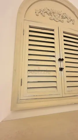 Elegant Vintage wall frame with Mirror