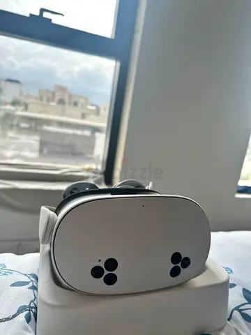 White VR headset (used) — good working condition