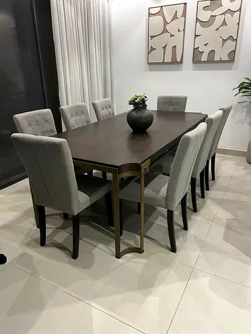 Wooden Dining Room Table and chairs for sale