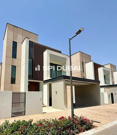 فيلا من 3 غرف نوم | تخطيط الزاوية | إطلالات متعددة على المنتزه | غرفة خادمة