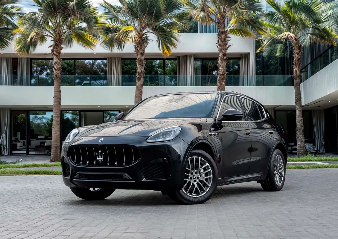 Maserati Grecale 2023 — photo 1 of 14