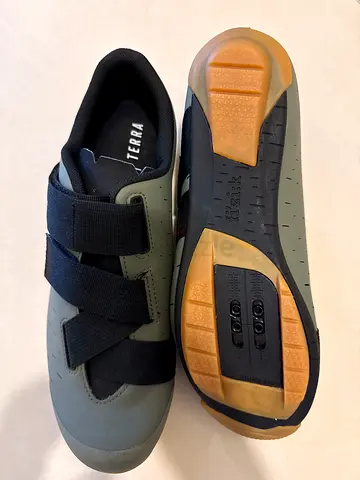 New Fizik Terra Powerstrap X4 cycling shoes size 44 EUR (9.75 UK)