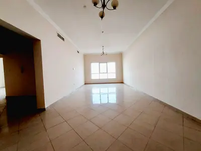 close to Sulm signal in Maula Sharjah Luxury 2bhk 3 washroom close to shamash signal in Maula Sharjah