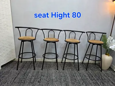 Set of 4 Bar Stools with Wooden Seats