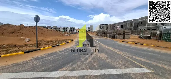أفضل عرض لمنزل تاون هاوس سكني مكون من طابقين (أرضي + طابقين) على زاوية شارعين للبيع في مشروع هيليو سيركل، مساحة إجمالية 214 متر مربع (2303 قدم مربع)،