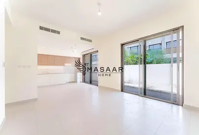 Single Row | Prime Location | Bright | Rented