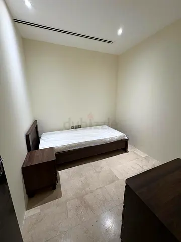 Private partition room for single person available in JVC