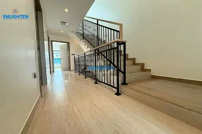 5 BR +Maids Villa | Corner Unit | Ready to Move-In