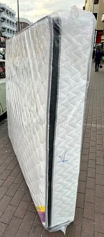 Brand New Queen size Mattress top memory foam spring mattress hotel tape soft good Quality Queen